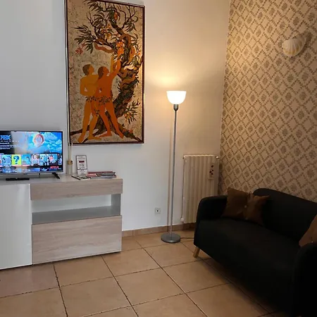 Mamo1 - In Pieno Centro Citta Lejlighed